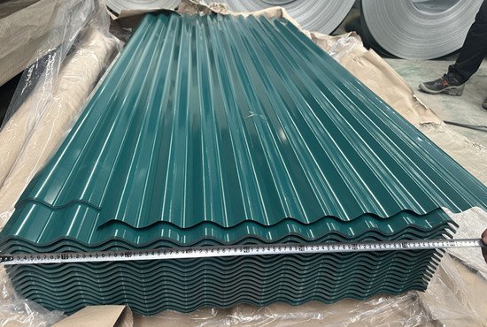 green roofing sheet 550x370