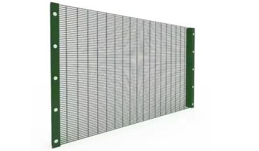 358 PVC coated metal fence in long length.