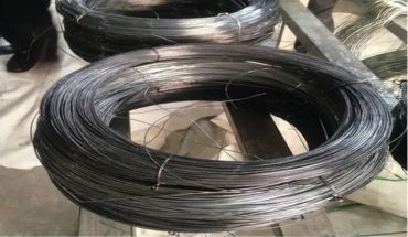 Black annealed galvanized binding wire roll for packaging.
