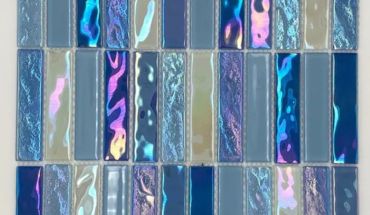 Blue and white color for bathroom floor tile glass mosaic design.