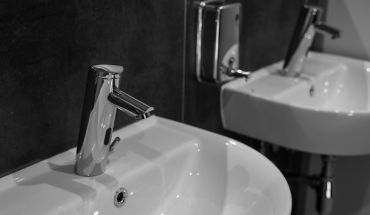Commercial wash basin in restaurants.