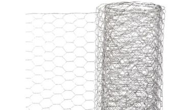 Galvanized hexagonal woven wire mesh roll in thin made wires.