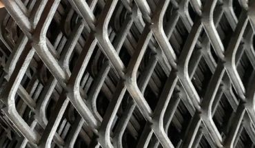 Galvanized thick made expanded metal mesh sheet.