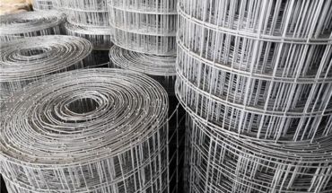 Galvanized welded wire mesh rolls.