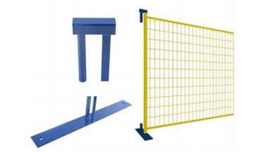 Sealing portable temporary fence with flat feet.