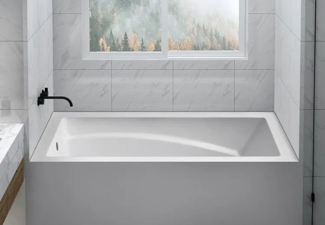 White rectangle bathtub in white color.