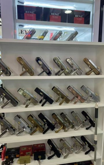 Renz Door handle.
